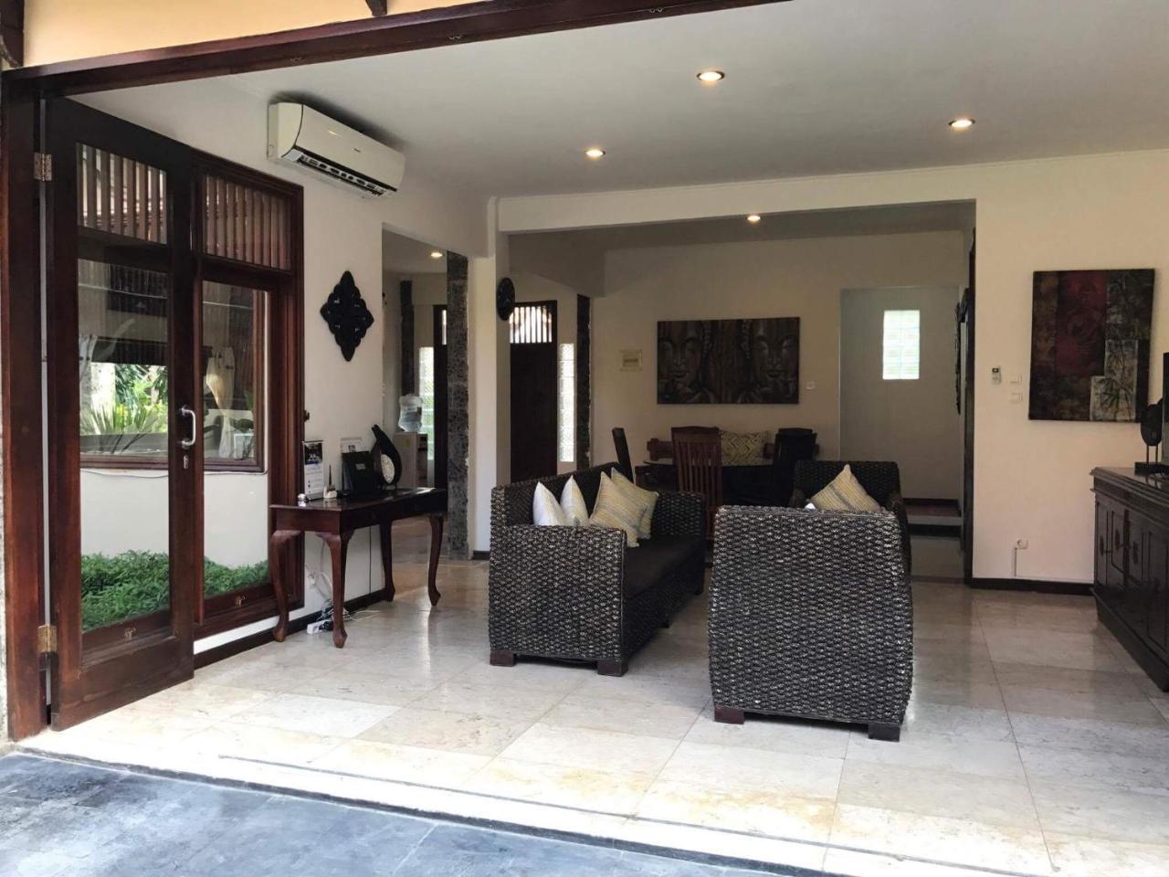 Kuta Holiday Villas Exterior photo